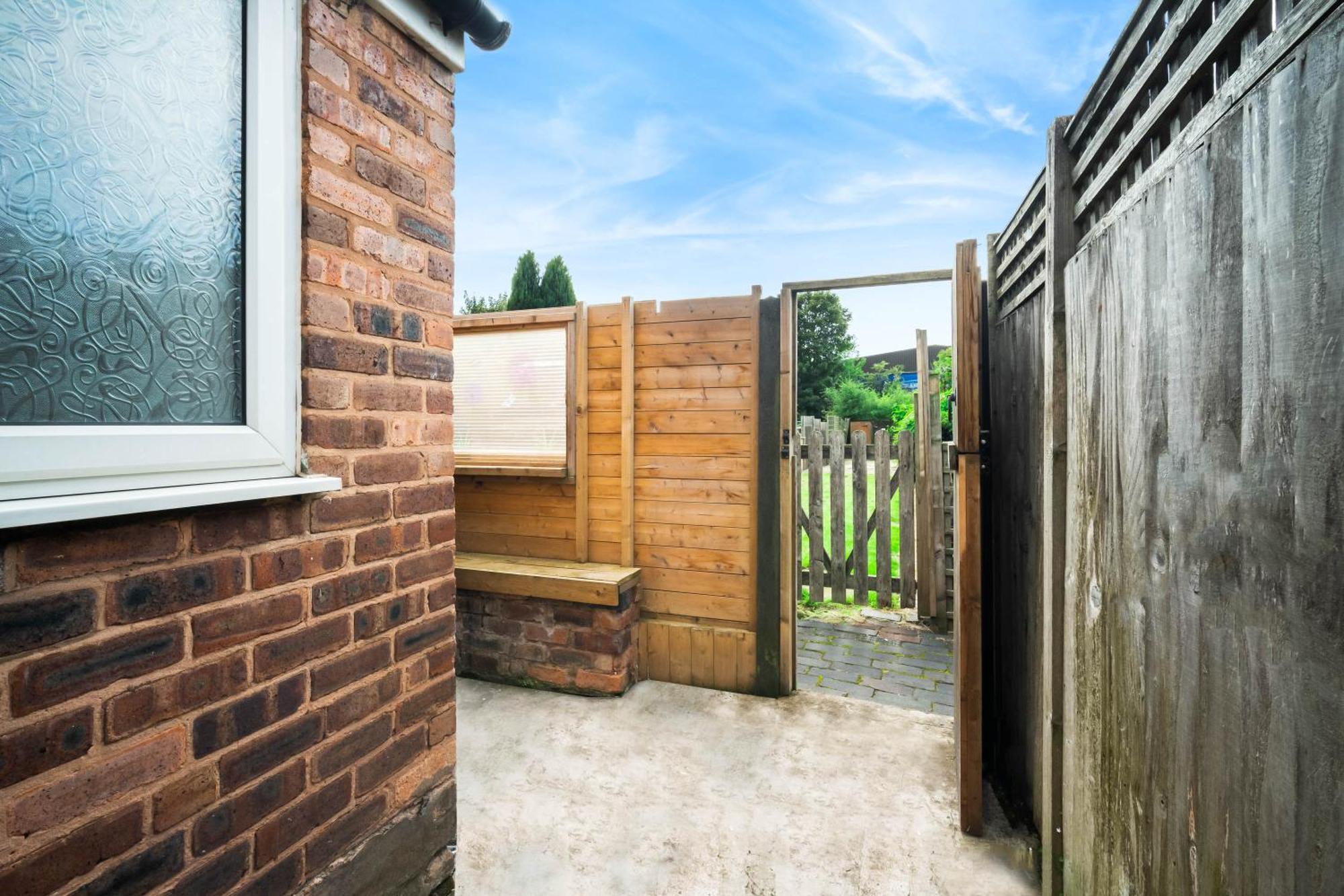 Stylish 3 Bedroom House - 6 Guests - Garden - Parking - Netflix - Wifi - 17M Birmingham Exterior photo